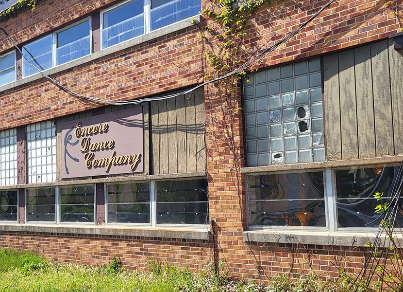 Outside Lincoln School2-web